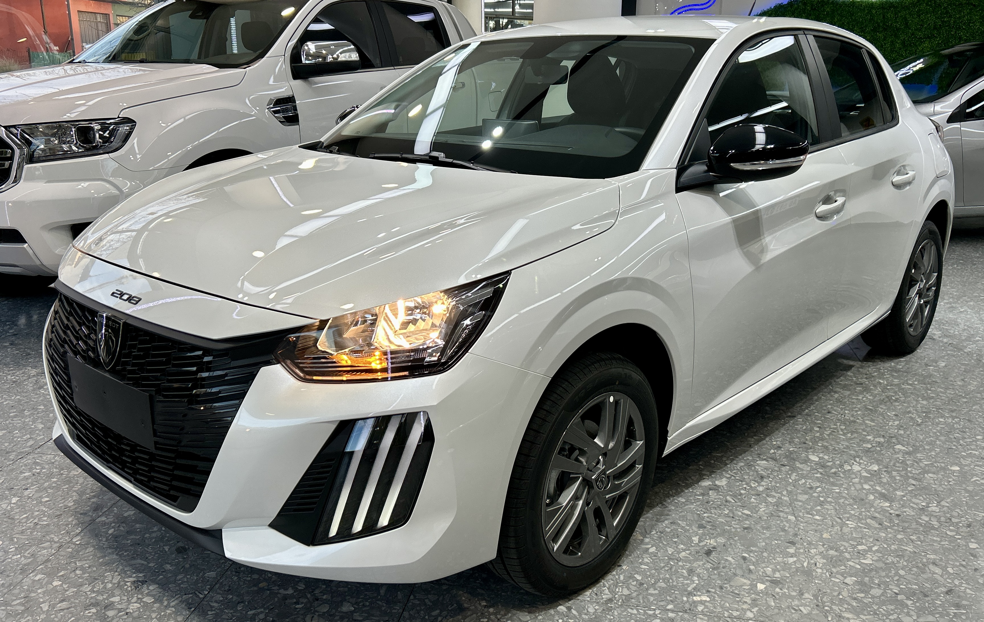 /Peugeot 208